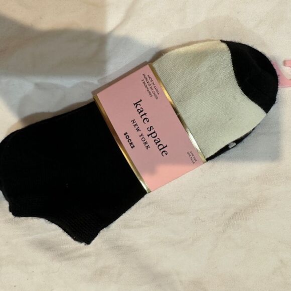 KATE SPADE ♠️ NY NO SHOW SOCKS MULTI PACK IN THREE PAIR ONE SIZE - Picture 4 of 8